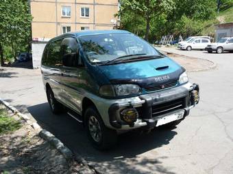 1997 Mitsubishi Delica Photos