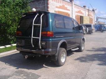 1997 Mitsubishi Delica Images