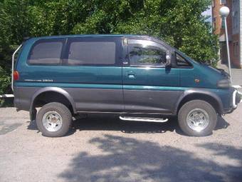 1997 Mitsubishi Delica Pictures