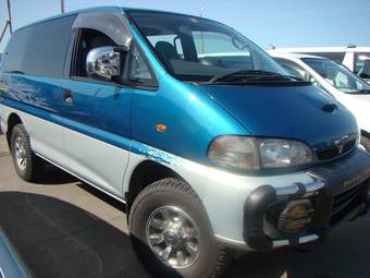 1997 Mitsubishi Delica Photos