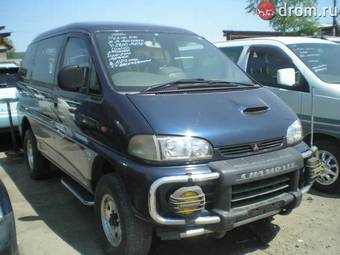 1997 Mitsubishi Delica Photos