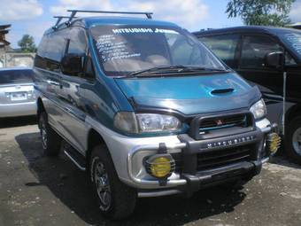 1997 Mitsubishi Delica Pictures