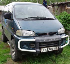 1997 Mitsubishi Delica Pictures