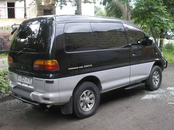 1997 Mitsubishi Delica Pictures