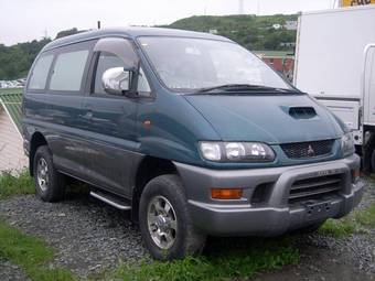 1997 Mitsubishi Delica Pictures