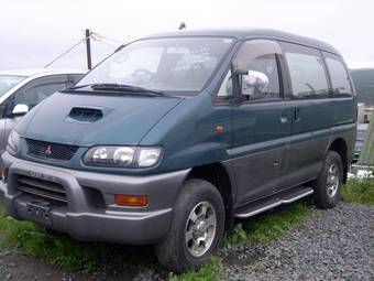 1997 Mitsubishi Delica Photos