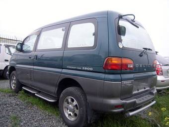 1997 Mitsubishi Delica Photos