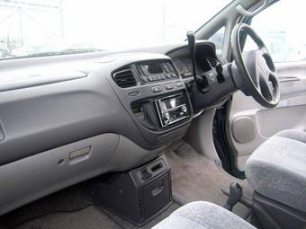 1997 Mitsubishi Delica Pictures