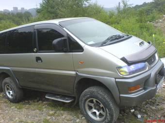 1997 Mitsubishi Delica Photos