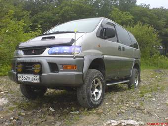 1997 Mitsubishi Delica Pictures