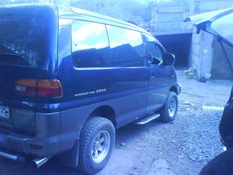 1997 Mitsubishi Delica Photos