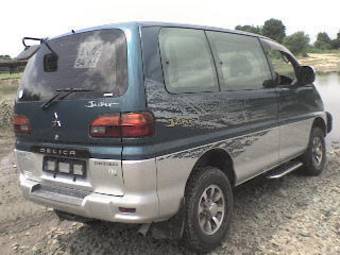 1997 Mitsubishi Delica Photos
