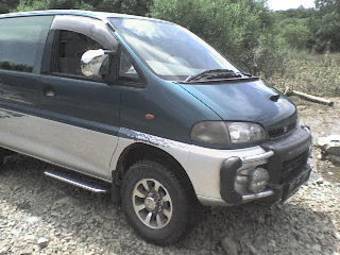 1997 Mitsubishi Delica Photos