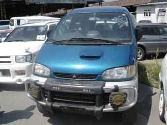 1997 Mitsubishi Delica Photos