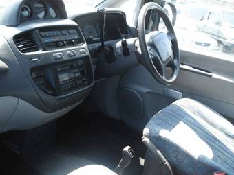 1997 Mitsubishi Delica Pictures