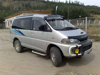 1997 Mitsubishi Delica Pictures