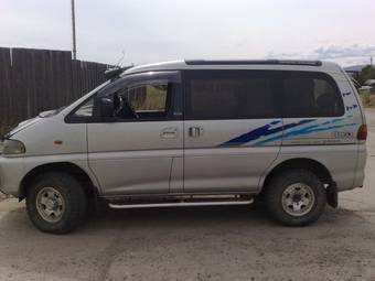 1997 Mitsubishi Delica Photos