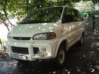 1997 Mitsubishi Delica Photos