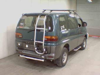 1997 Mitsubishi Delica Pictures