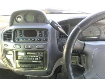 1997 Mitsubishi Delica Photos