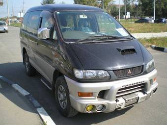 1997 Mitsubishi Delica Photos