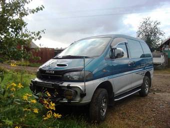 1997 Mitsubishi Delica Photos