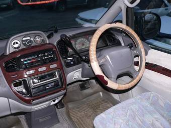 1997 Mitsubishi Delica Pictures