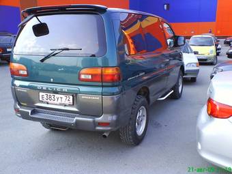 1997 Mitsubishi Delica Pictures