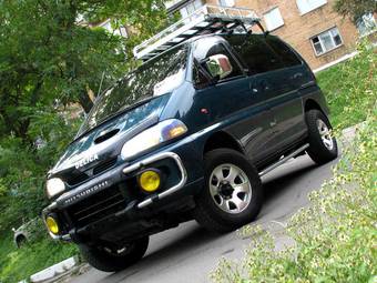 1997 Mitsubishi Delica Pictures