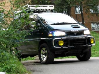 1997 Mitsubishi Delica Photos