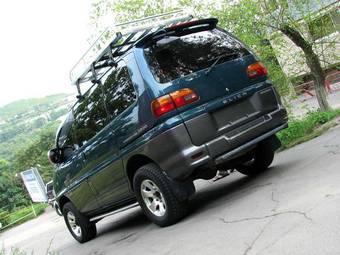 1997 Mitsubishi Delica Photos