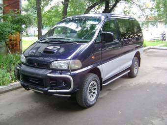 1997 Mitsubishi Delica Photos