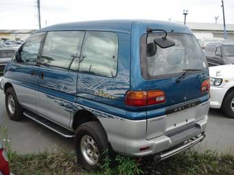 1997 Mitsubishi Delica Photos