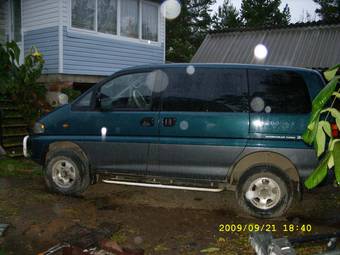 1997 Mitsubishi Delica Pictures