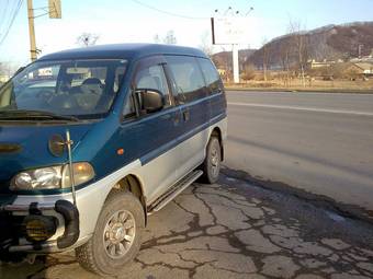 1997 Mitsubishi Delica Photos