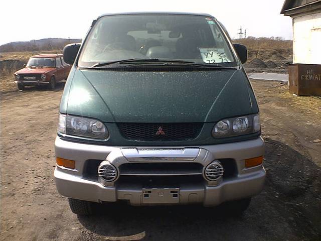 1998 Mitsubishi Delica