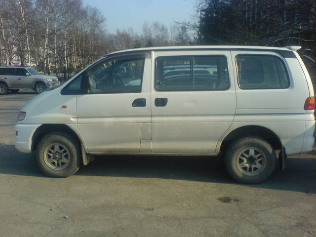1998 Mitsubishi Delica