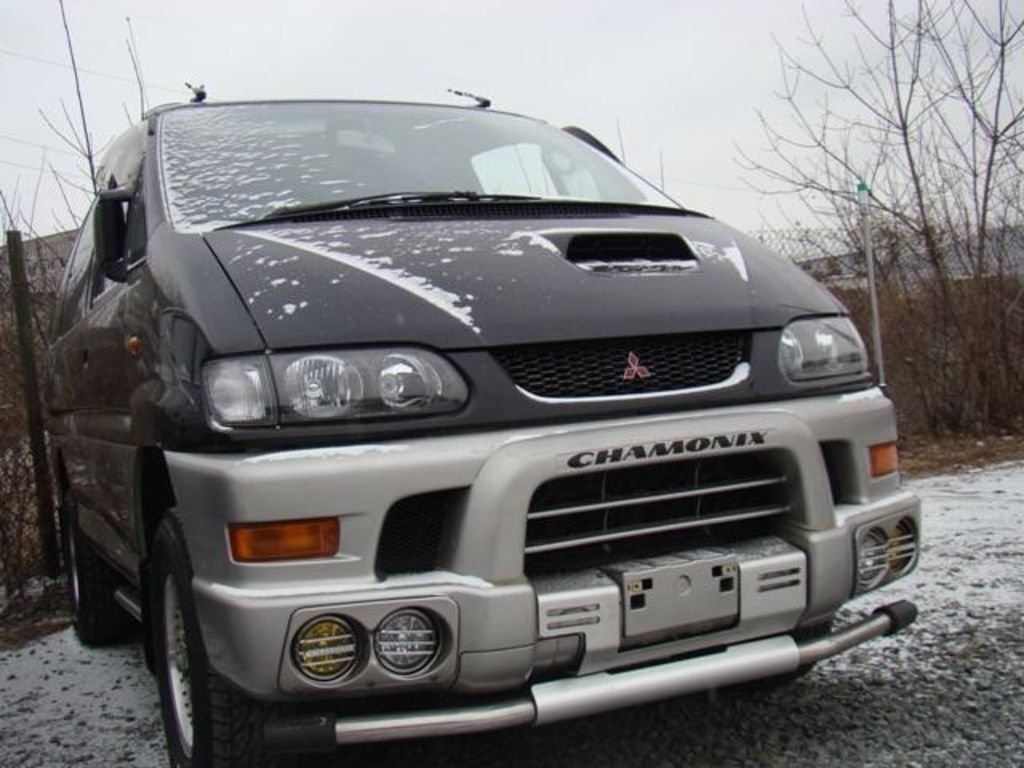 1998 Mitsubishi Delica