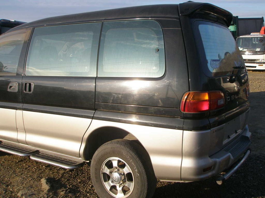 1998 Mitsubishi Delica