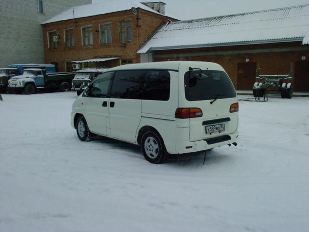 1998 Mitsubishi Delica