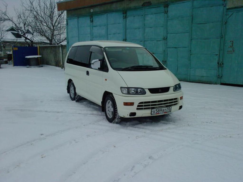 1998 Mitsubishi Delica