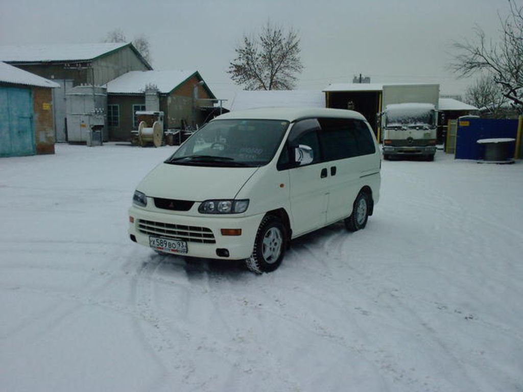 1998 Mitsubishi Delica
