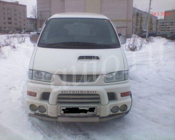 1998 Mitsubishi Delica