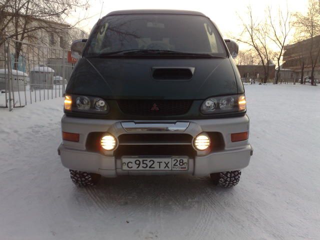 1998 Mitsubishi Delica