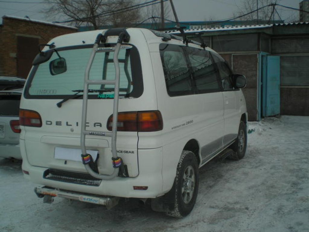 1998 Mitsubishi Delica