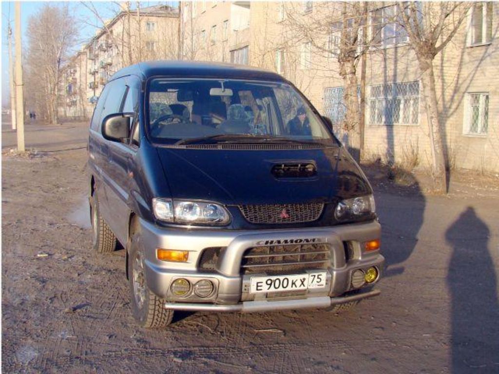 1998 Mitsubishi Delica