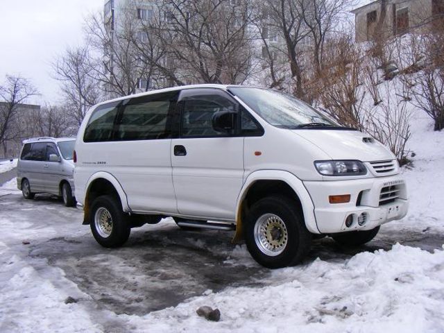 1998 Mitsubishi Delica