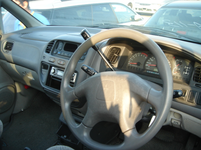 1998 Mitsubishi Delica Pictures