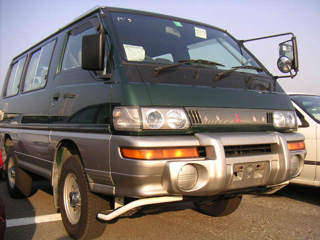 1998 Mitsubishi Delica Photos