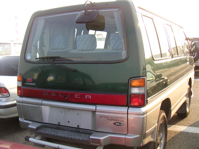 1998 Mitsubishi Delica Photos